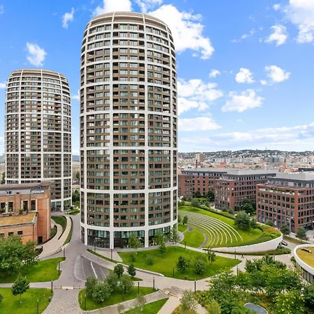 Skypark 1-Bedroom Apartment On Floor 11 With Park View And Parking By Skyviews ברטיסלאבה