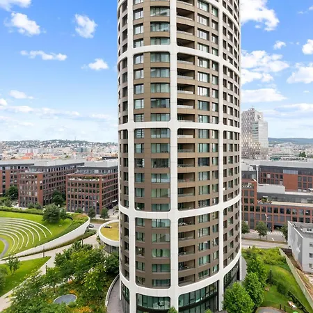 דירה Skypark 1-Bedroom Apartment On Floor 11 With Park View And Parking By Skyviews ברטיסלאבה