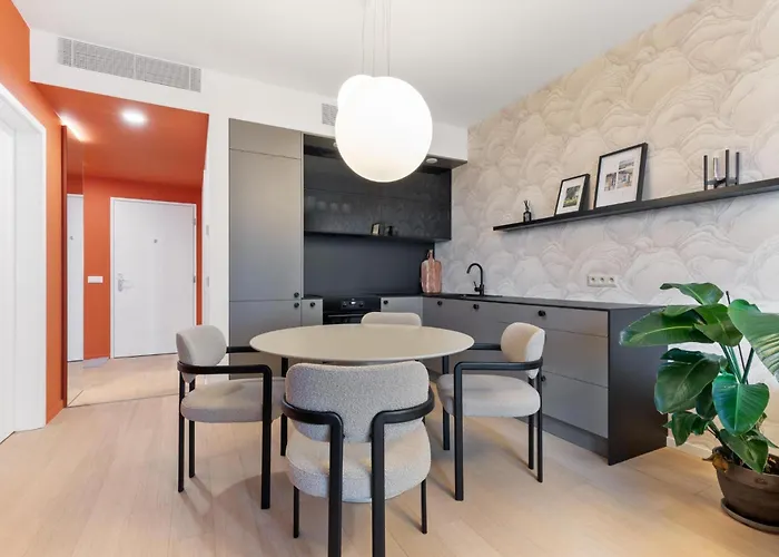 דירה Skypark 1-Bedroom Apartment On Floor 11 With Park View And Parking By Skyviews