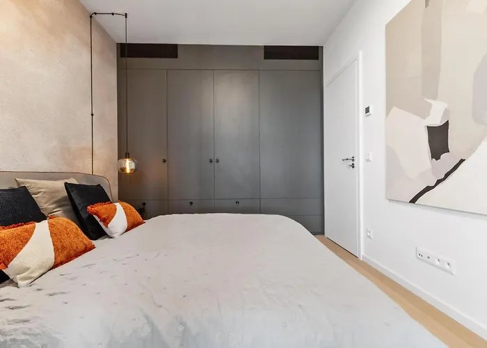 דירה Skypark 1-Bedroom Apartment On Floor 11 With Park View And Parking By Skyviews *