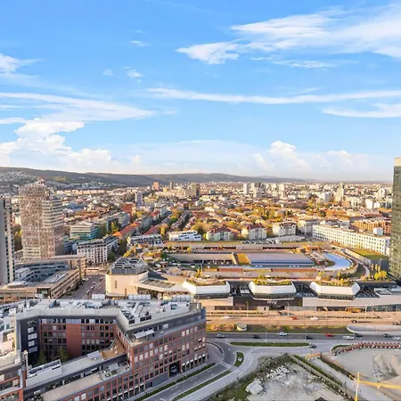 Skypark 1-bedroom On Floor 11 With Park View And Parking By Skyviews Bratysława